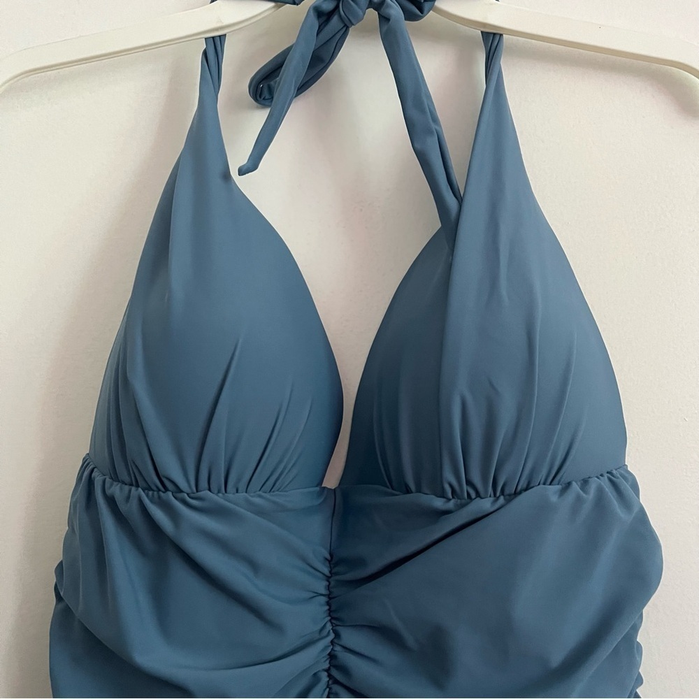 Cupshe • Super Bloom Retro Plunging Halterneck One-Piece - Picture 3 of 12